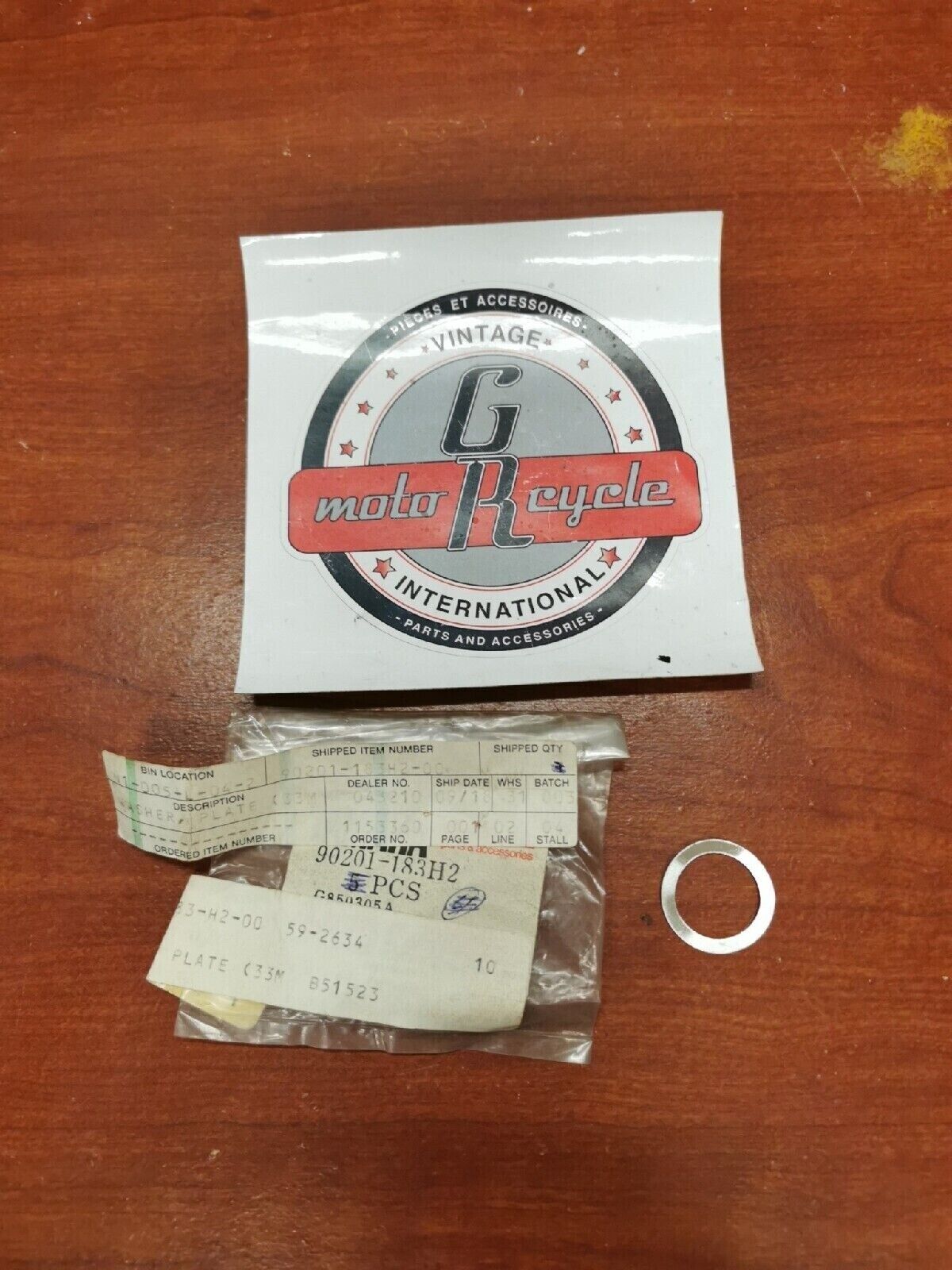 NOS YAMAHA PLATE WASHER 90201-183H2-00 Y72